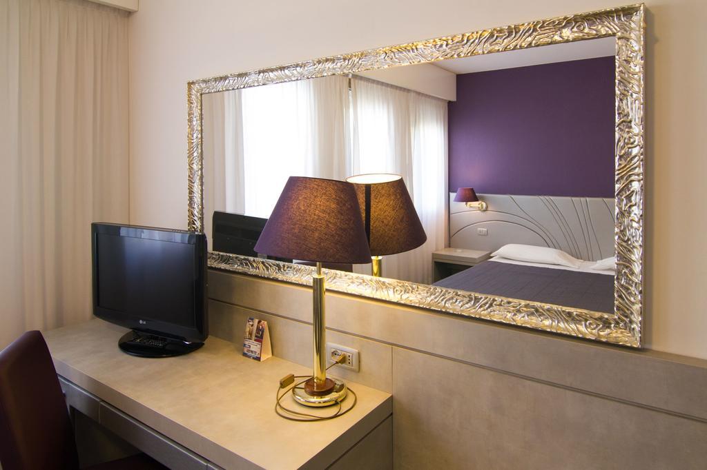 Hotel Alan أنسولا ديليميليا المظهر الخارجي الصورة